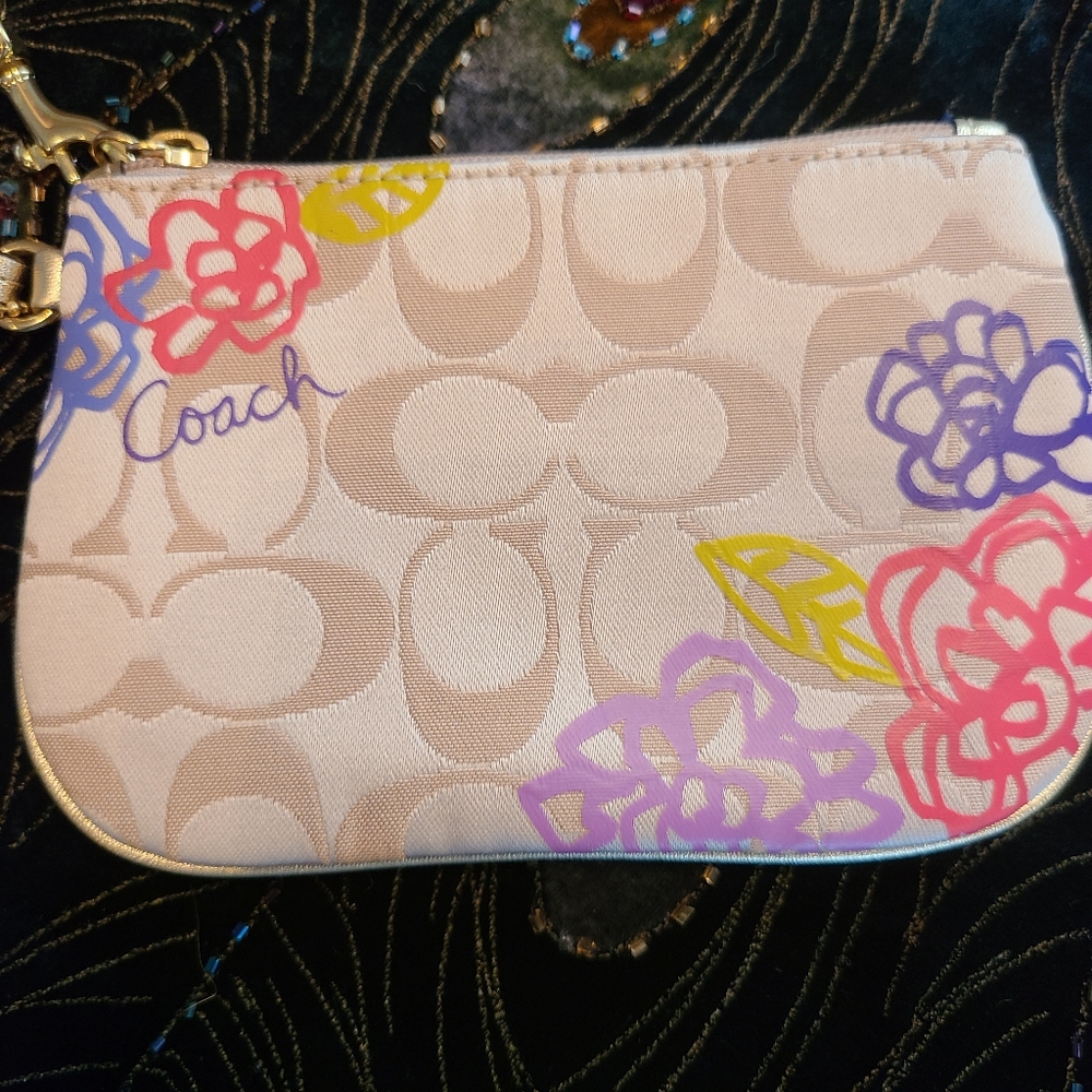 NWOT Rare Coach Poppy Wrislet - Picture 2 of 8